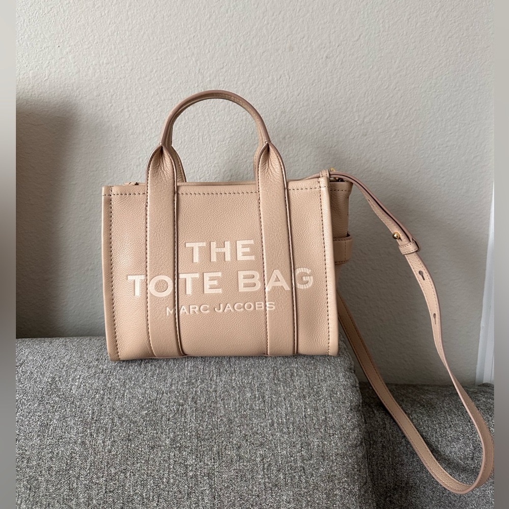 Marc Jacobs The Leather Small Tote bag - Picture 15 of 16